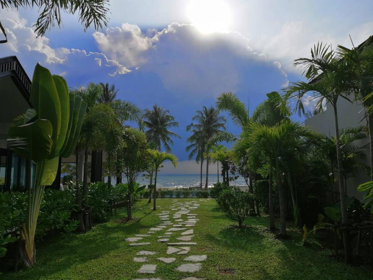 Tungtong Beach Villas Thap Sakae Zewnętrze zdjęcie
